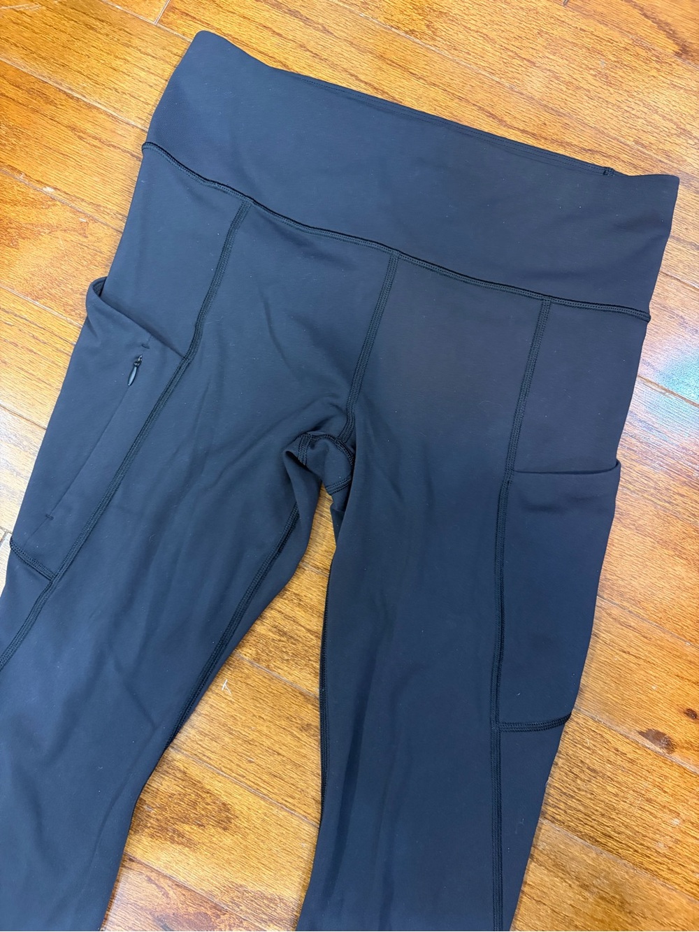 213. Athleta black full length leggings with pockets medium - Picture 3 of 5